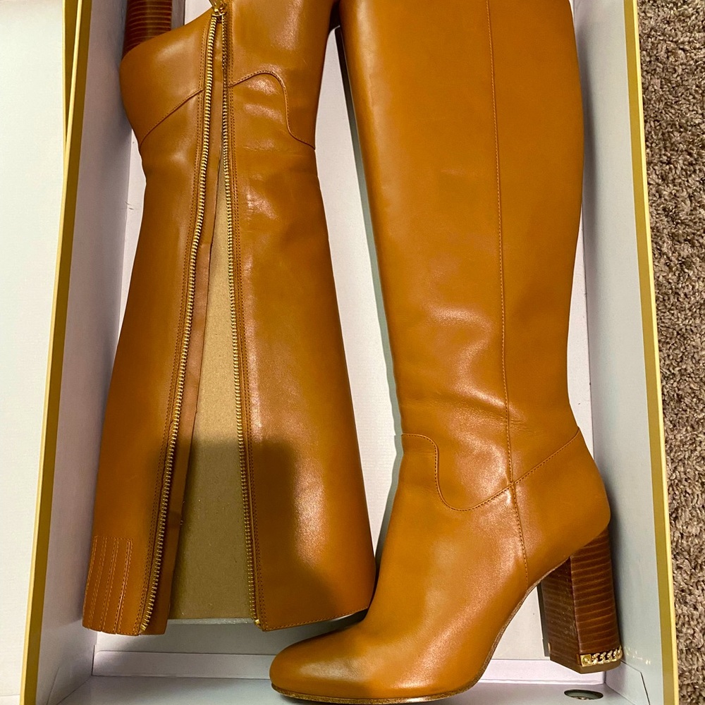 Heel boots
